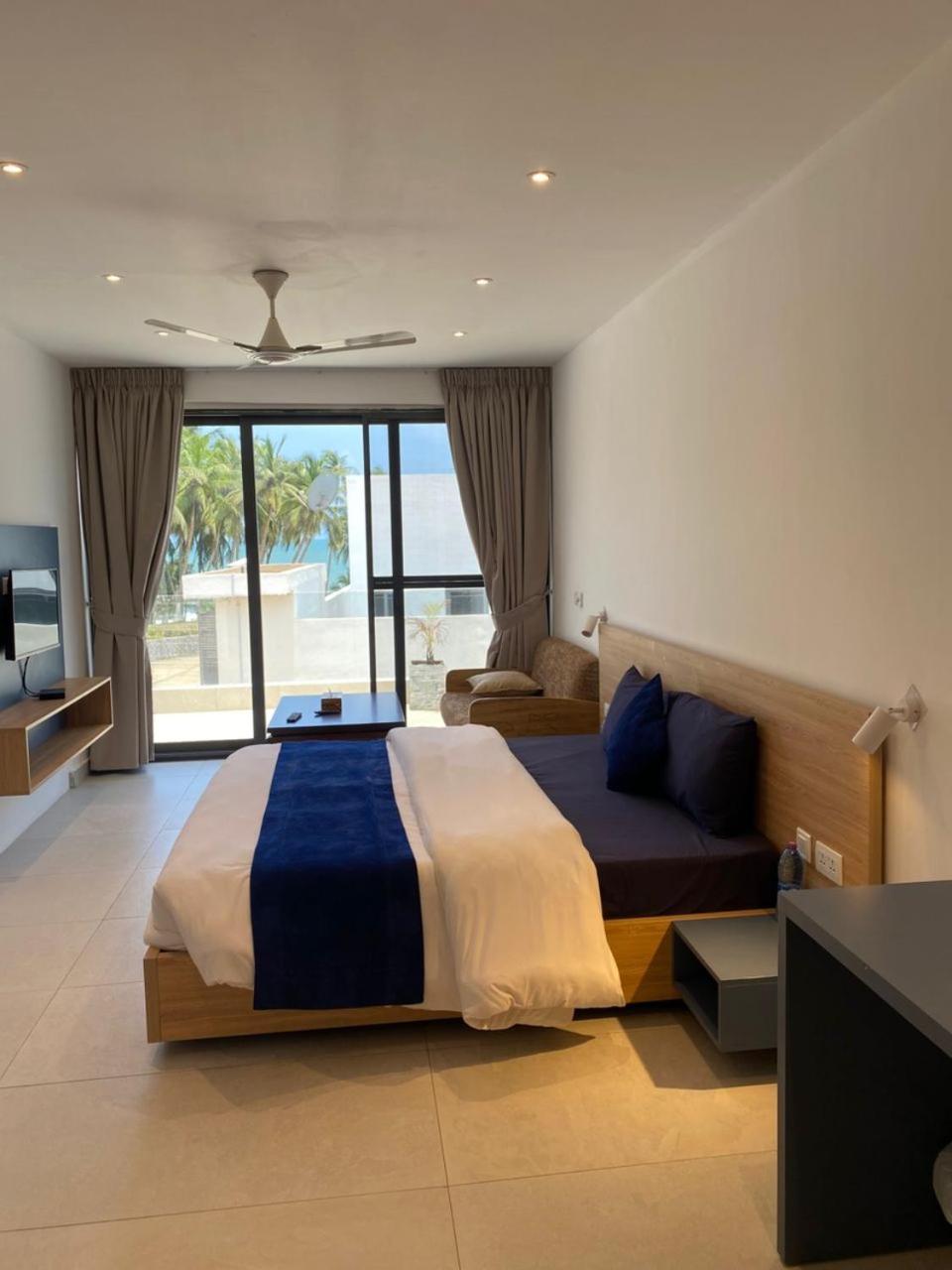 Tills Beach Resort Gomoa Fetteh Exterior photo